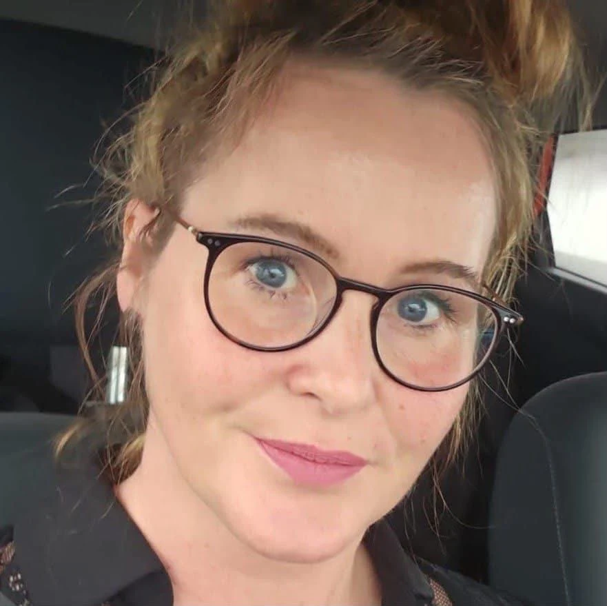 Christin „Chrissi“ Siewert lächelt in die Kamera